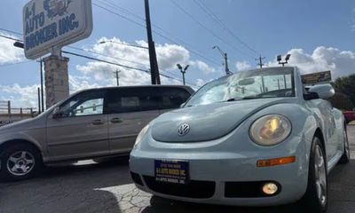 2006 Volkswagen Beetle W Package 2