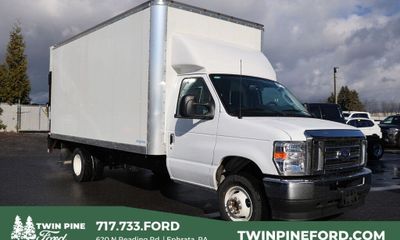 2025 Ford E-450 Super Duty