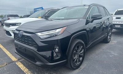 2022 Toyota RAV4 XLE Premium