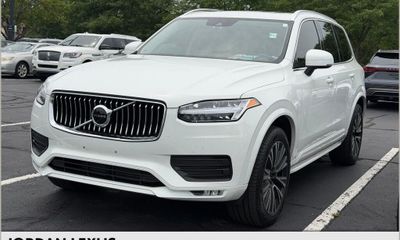 2020 Volvo XC90 Momentum
