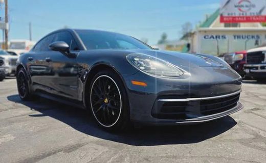 2018 Porsche Panamera