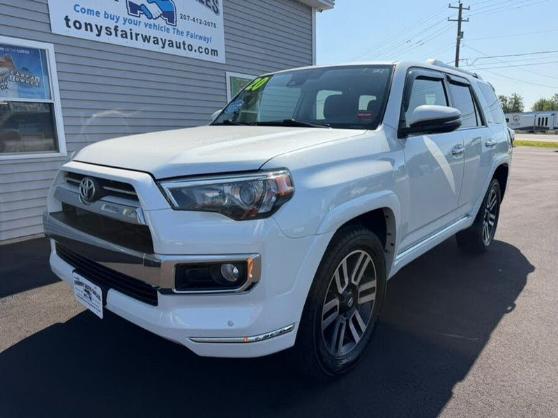 2020 Toyota 4runner — a typically priced live listing