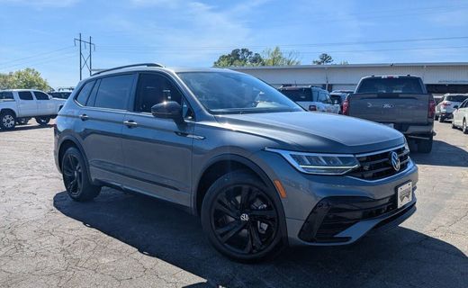 2023 Volkswagen Tiguan 4MOTION SE Black