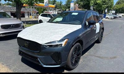 2026 Volvo XC60 Ultra Black Edition