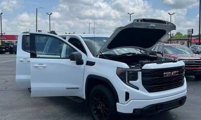 2025 GMC Sierra Elevation