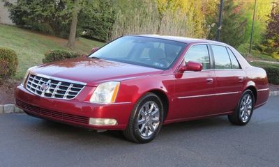 2009 Cadillac DTS Luxury 5 Passenger