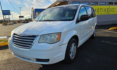 2009 Chrysler Town AND Country LX