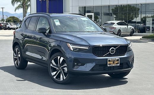 2026 Volvo XC40 Ultra Dark