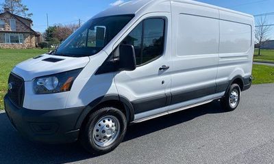 2024 Ford Transit Medium Roof