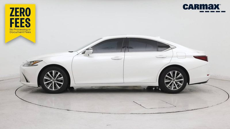 2019 Lexus ES — a typically priced live listing