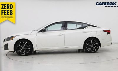 2023 Nissan Altima SR