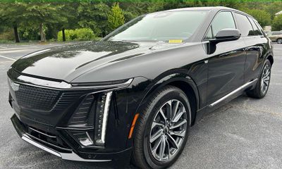 2025 Cadillac Lyriq Sport 1