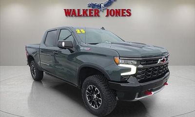 2025 Chevrolet Silverado ZR2