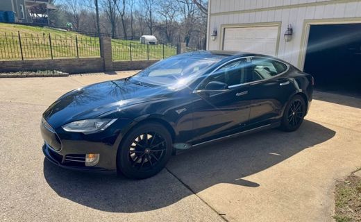 2015 Tesla Model S 85D