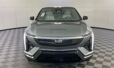 2026 Cadillac Optiq Luxury 1
