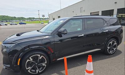 2024 Vinfast VF 9 Plus