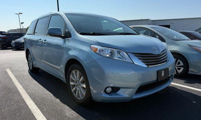 2015 Toyota Sienna XLE
