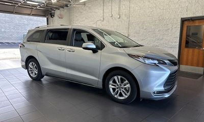 2024 Toyota Sienna Limited