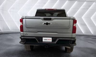 2026 Chevrolet Silverado Trail Boss Custom
