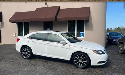 2013 Chrysler 200 Touring
