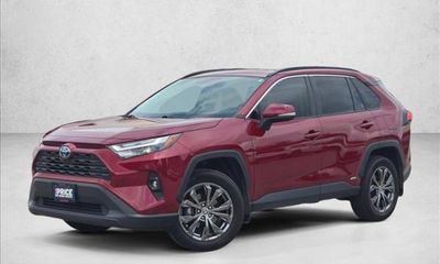 2022 Toyota RAV4 XLE Premium
