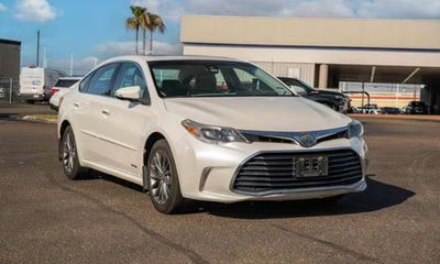 2016 Toyota Avalon Hybrid