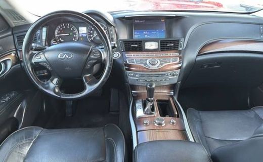 2015 Infiniti Q70