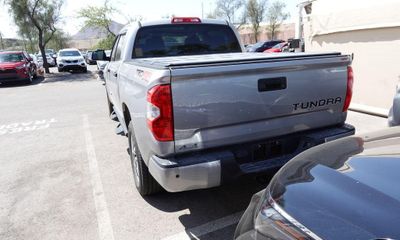 2018 Toyota Tundra SR5
