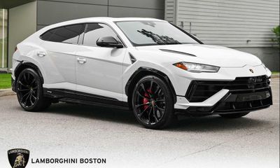 2024 Lamborghini Urus S