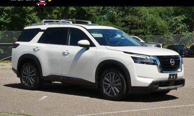 2023 Nissan Pathfinder SL