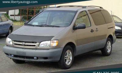 1998 Toyota Sienna LE XLE