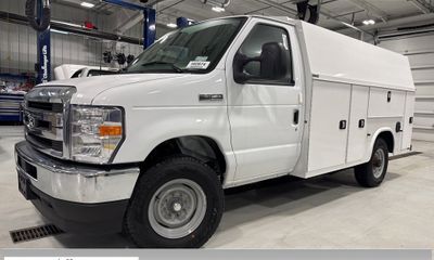 2026 Ford E-350 Base