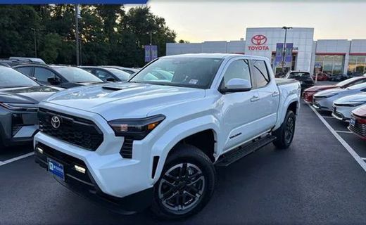 2025 Toyota Tacoma SR5