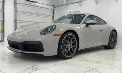 2022 Porsche 911 Carrera 4