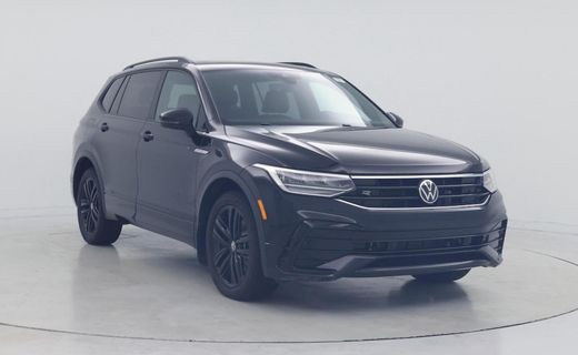 2022 Volkswagen Tiguan SE Black