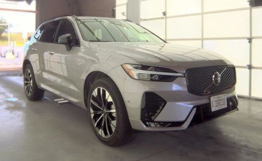 2026 Volvo XC60 Plus Dark