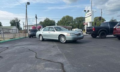 2007 Lincoln Town CAR Signature