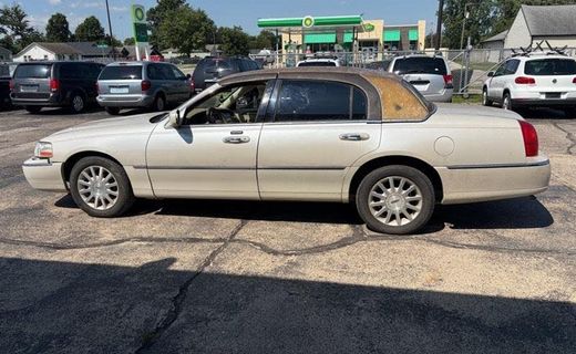 2006 Lincoln Town CAR Signature