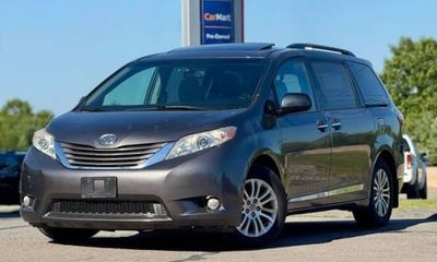 2017 Toyota Sienna LTD Premium XLE