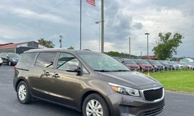 2017 Kia Sedona LX