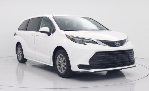 2025 Toyota Sienna LE