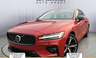 2024 Volvo S60 Plus Dark