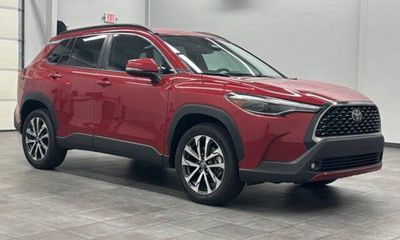 2024 Toyota Corolla Cross XLE