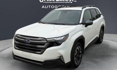 2025 Subaru Forester Premium Base