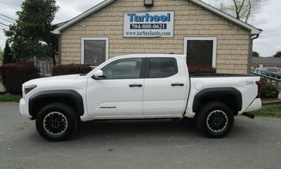 2025 Toyota Tacoma SR5