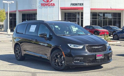 2025 Chrysler Pacifica Select