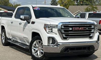 2020 GMC Sierra SLT