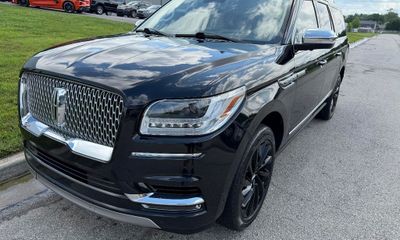 2020 Lincoln Navigator L BL