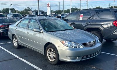 2005 Toyota Camry LE