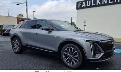 2024 Cadillac Lyriq Sport 1